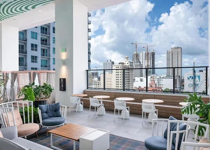 Sky-High 1 Bedroom Downtown Miami'S Heart - Pool & Gym